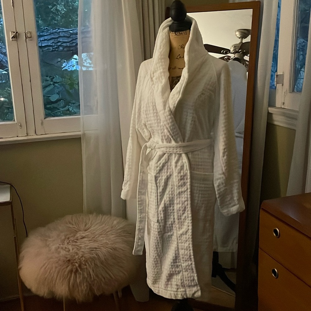 Four Seasons white waffle robe.